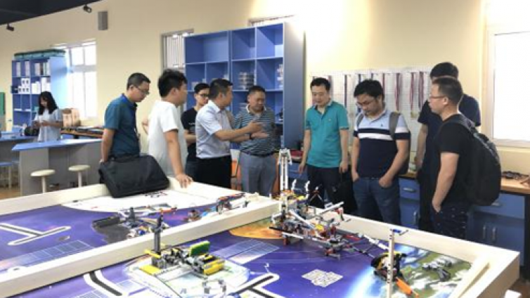 “以赛促教、相互交流、共同提升”--简阳市人工智能机器人竞赛教练员培训